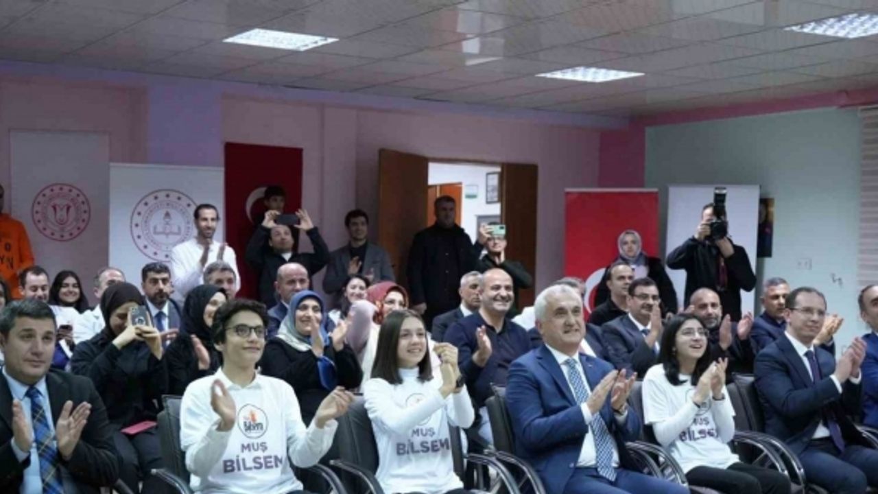 Muşlu öğrencilerin hazırladığı projenin uzay yolculuğu heyecanla takip edildi