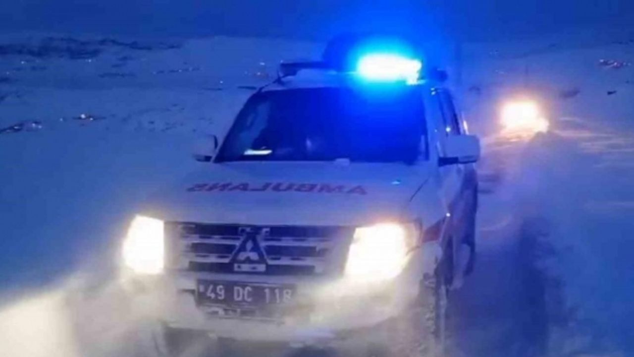 Muş’ta sağlık çalışanları yolu kapanan köylerdeki hastalar için seferber oldu