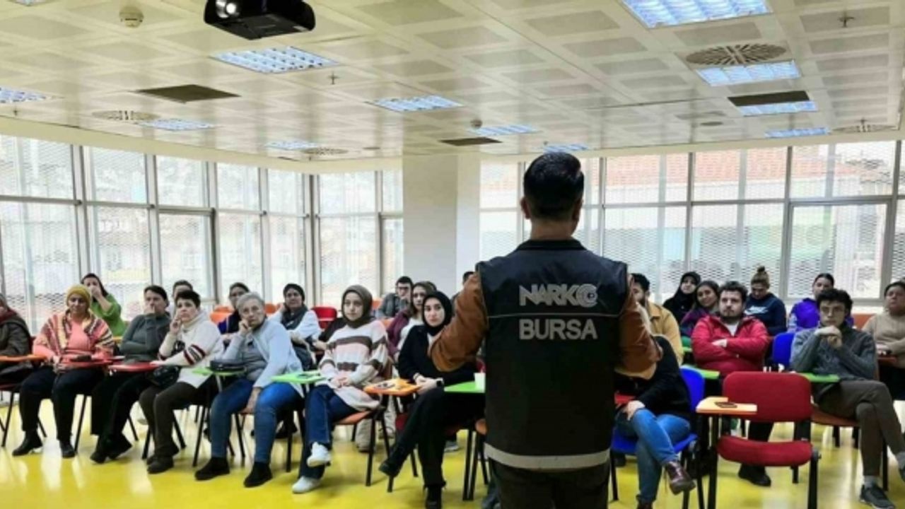 Narkotik Suçlarla Mücadele Şube Müdürlüğü farkındalık eğitimi gerçekleştirdi