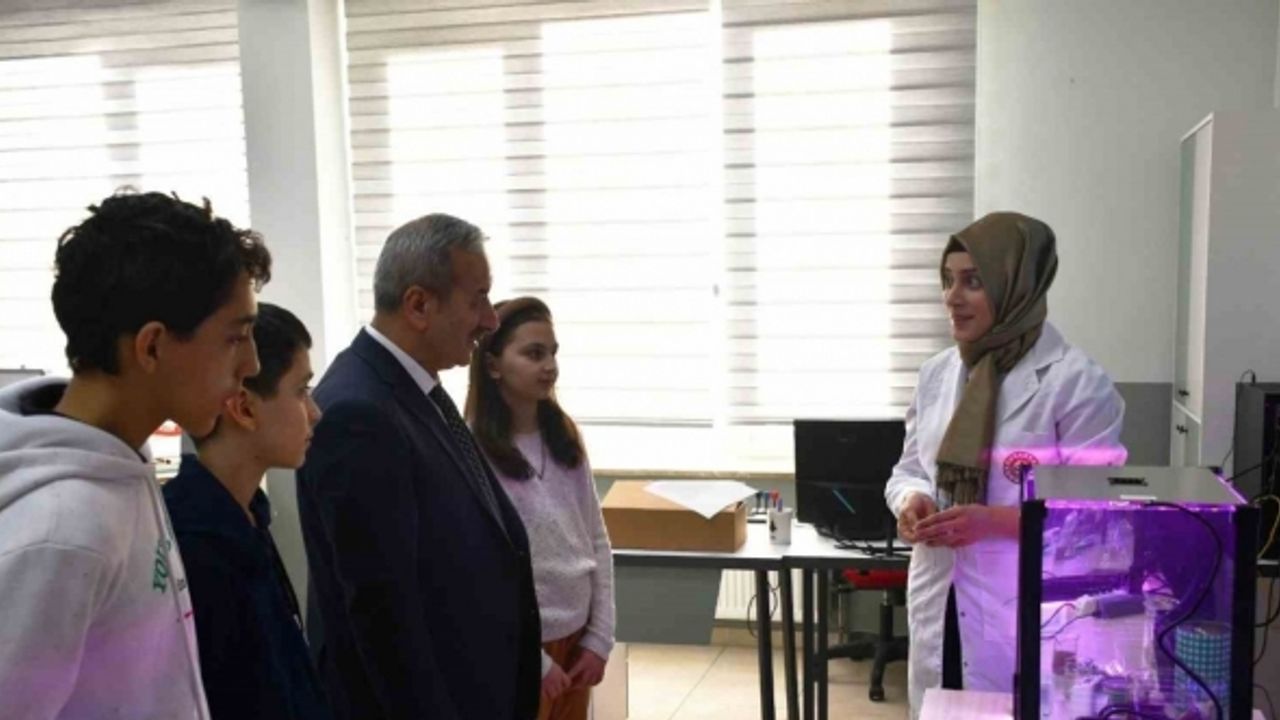 Öğrenciler uzayda gıda ürünleri yetiştirme deneylerini sürdürüyor