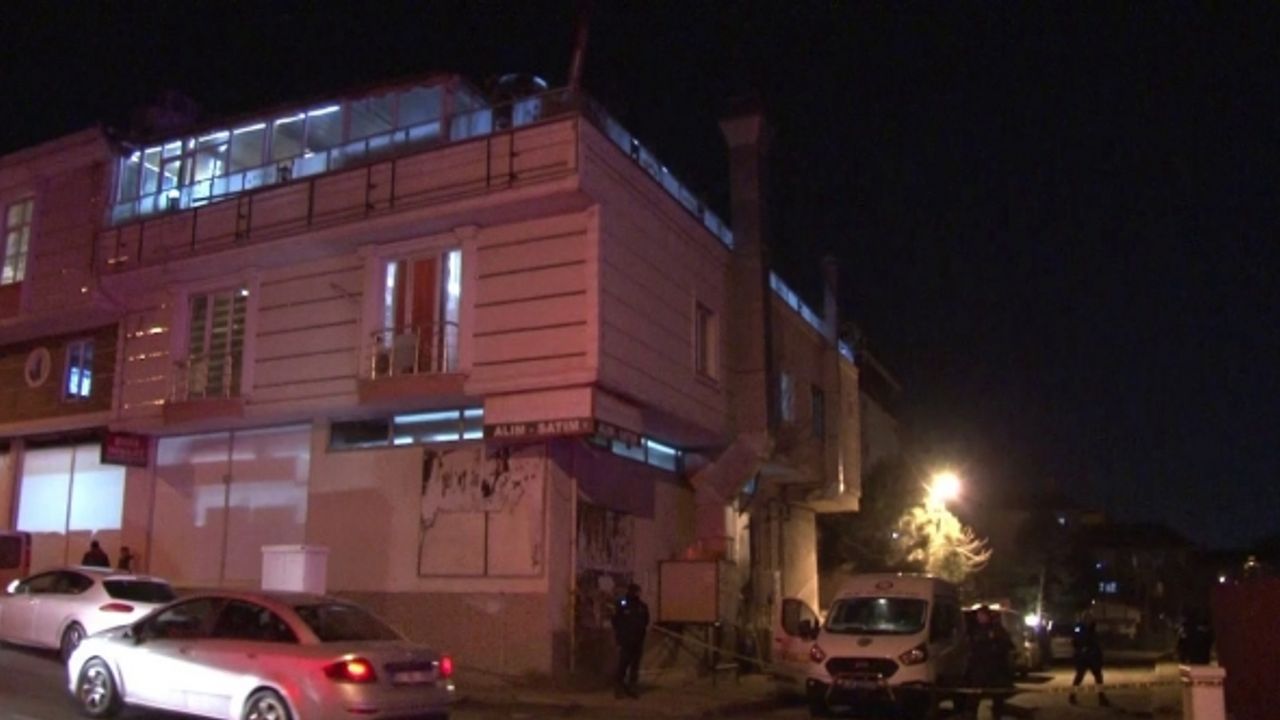 Önce sevdiği kızı vurdu, ardından kendi kafasına ateş etti