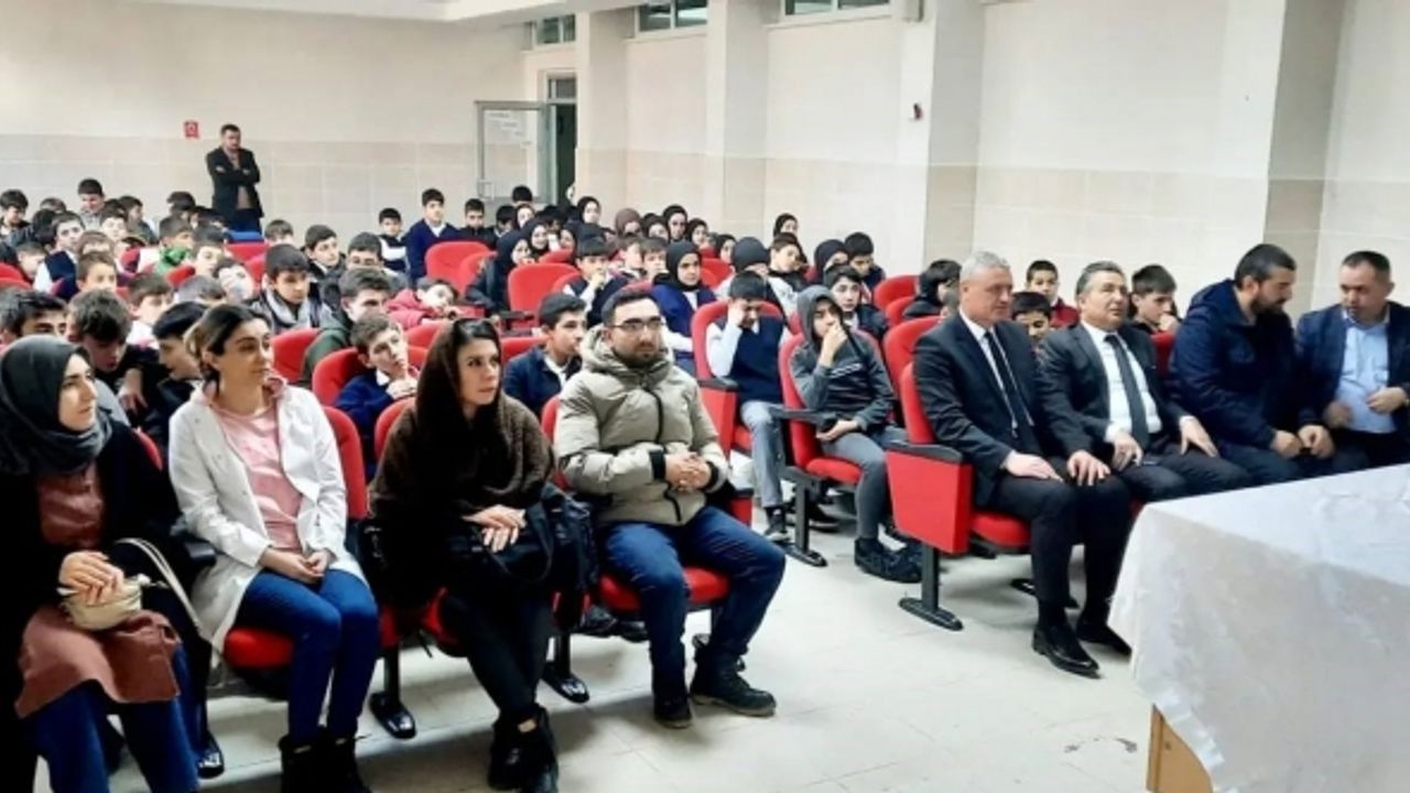 Ortaokul öğrencileri Pençe-Kilit şehitlerini dualarla yâd etti