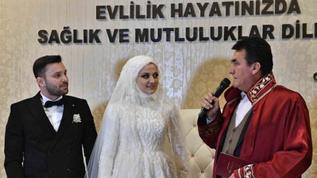 Osmangazi’de 1 yılda 6 bin 800 çift dünya evine girdi