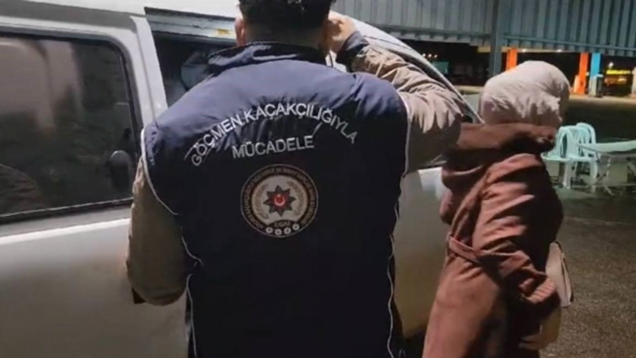 Osmaniye’de 14 kaçak göçmen yakalandı, 3 organizatör tutuklandı