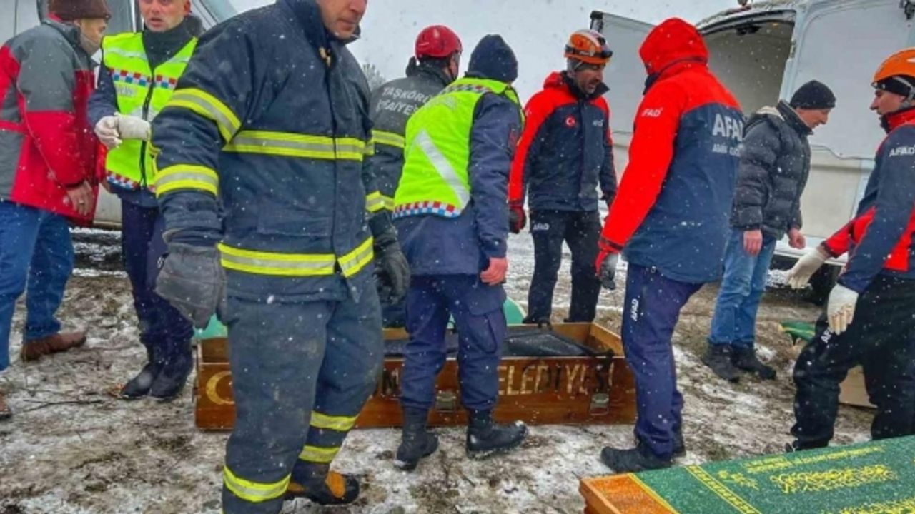 Otobüs kazasında hayatlarını kaybeden üç kişinin daha kimlikleri belirlendi