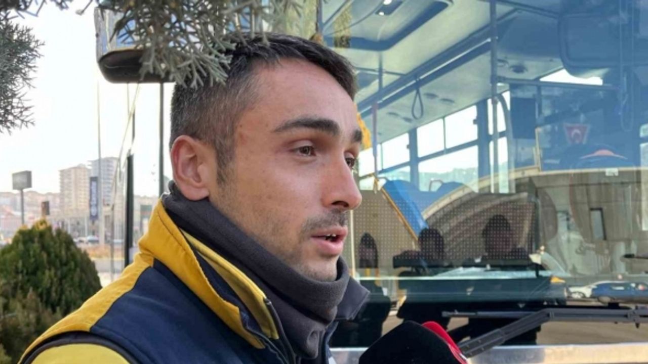 Otomobili ile park halindeki tır dorsesine çarpan genç hayatını kaybetti