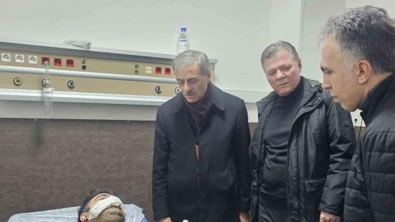 Otoyoldaki feci kazada yaralanan polis, hastanede ziyaret edildi