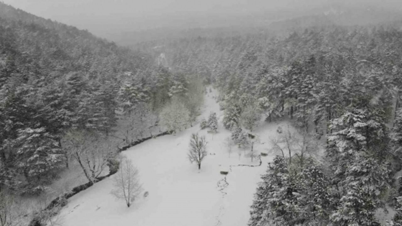 (Özel) Kar yağışı Kazdağları’nda dron kamerası ile görüntülendi