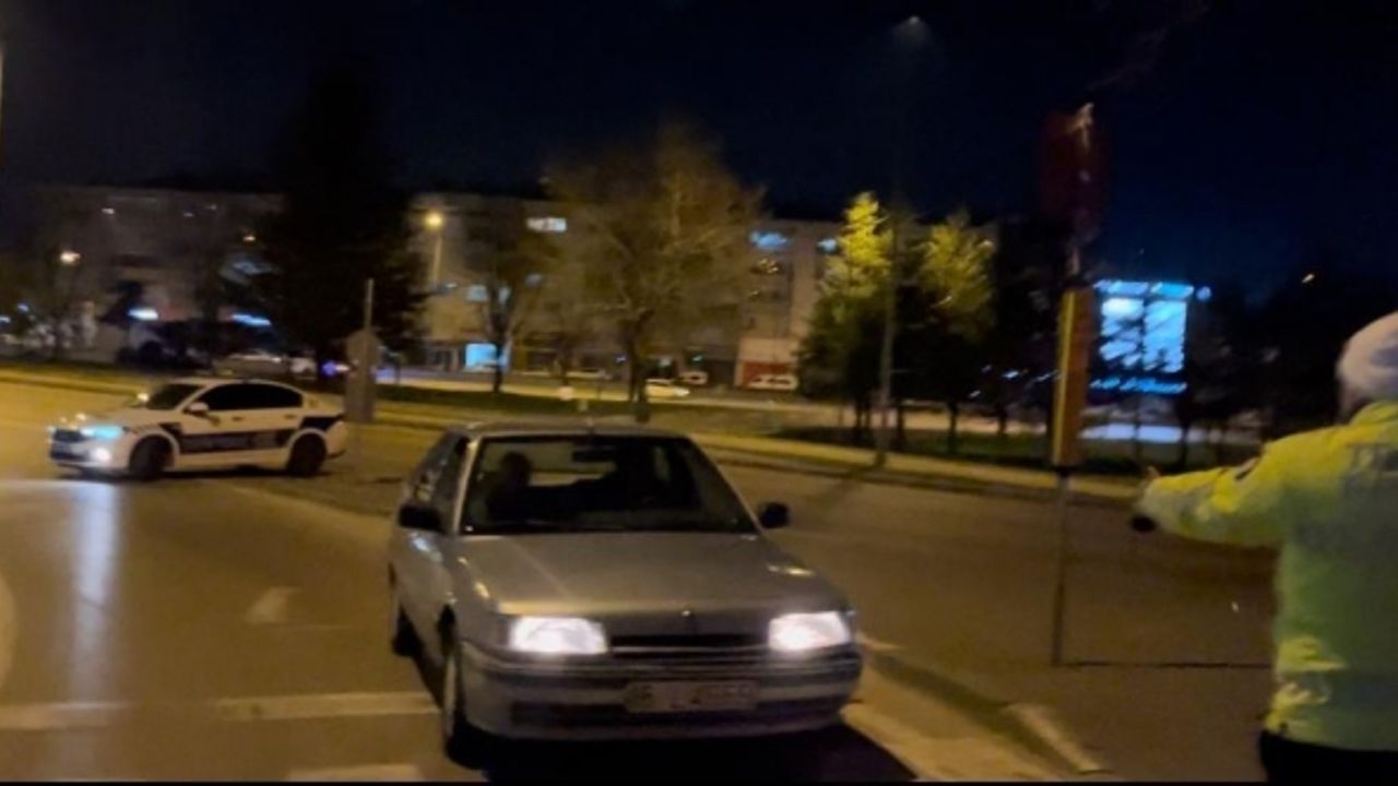(Özel) Polisi gören geri vitese taktı, ne uygulamadan ne de cezadan kaçabildi