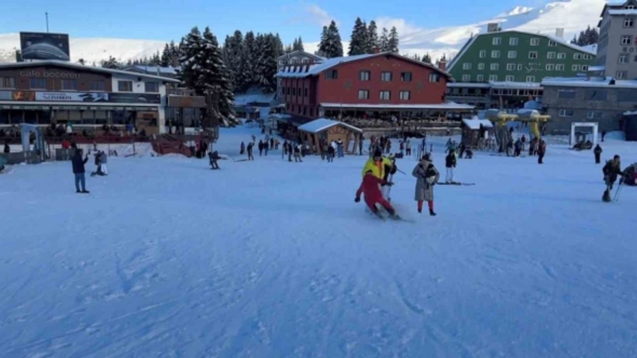 (Özel) Profesyonel kayakçı ve köpeğin çarpışması kameraya böyle yansıdı