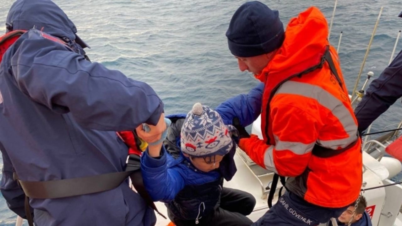 (Özel) Yunan Sahil Güvenlik kaçak göçmenleri, ölüme terk ediyor