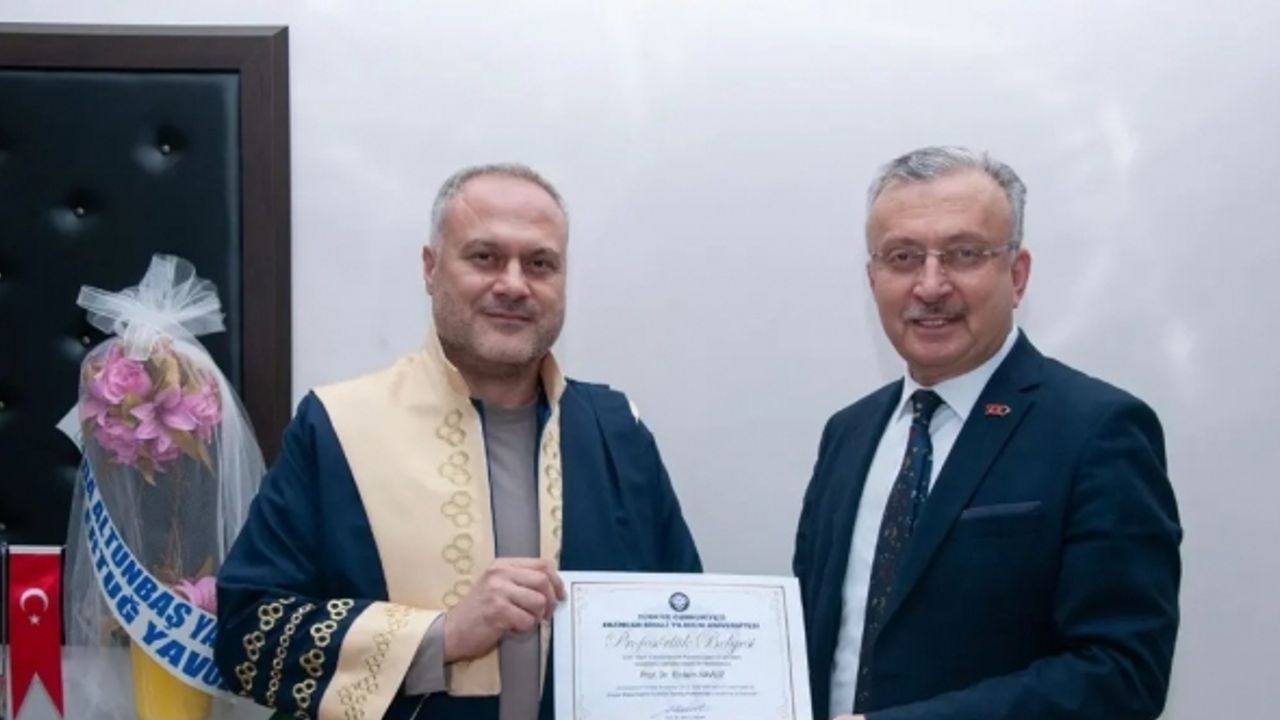 Rektör Levent, profesör ünvanını alan akademisyenlere ziyarette bulundu