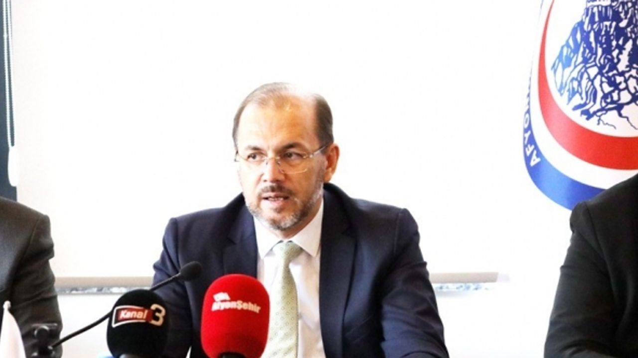 Rektör Okumuş’tan ‘torpil’ konusunda açıklama: “Diş Hekimliği Fakültesi’nden randevu almak için torpil yaptırıyorum”