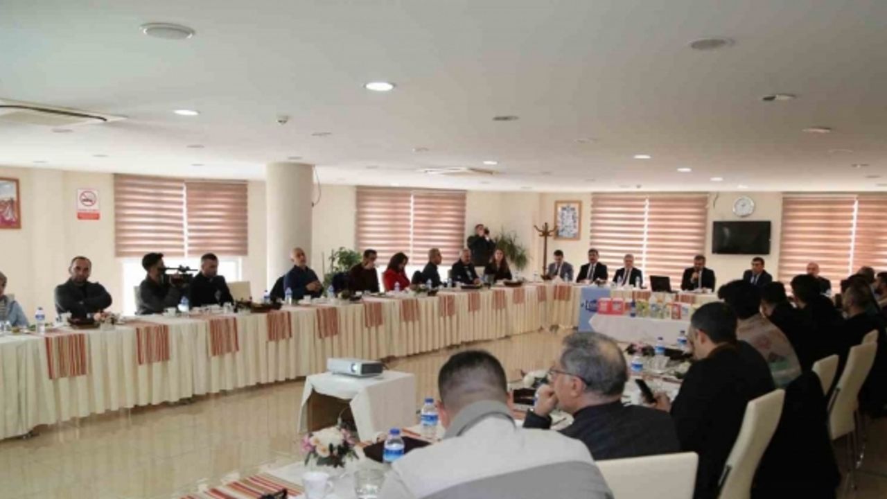 Rektör Şındak gazeteciler ile bir araya geldi