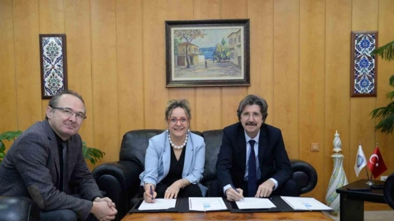 Sağlık Hizmetleri MYO’yu tercih edecek 15 öğrenciye burs desteği