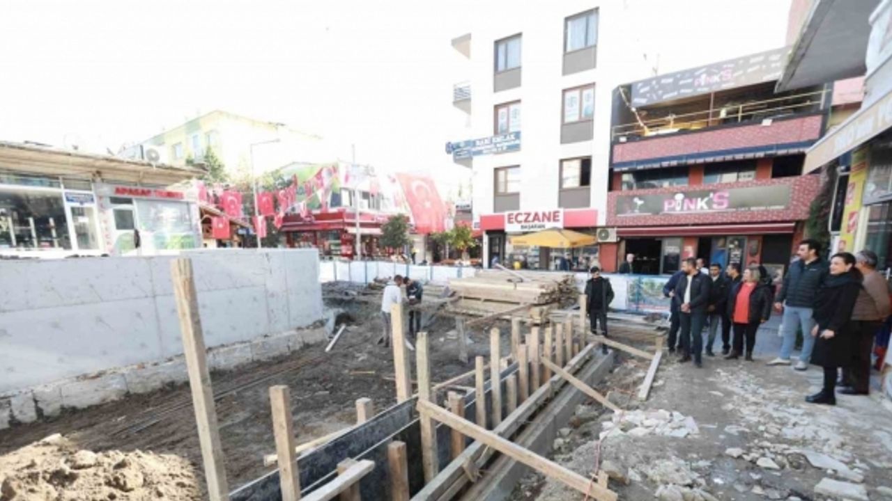 Selçuk’ta PTT Altı Parkı projesi hızla ilerliyor