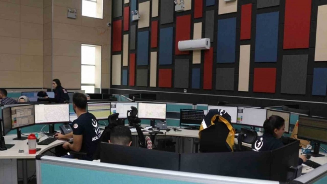 Siirt 112 Acil Çağrı Merkezi aranarak kedi için otopsi istendi