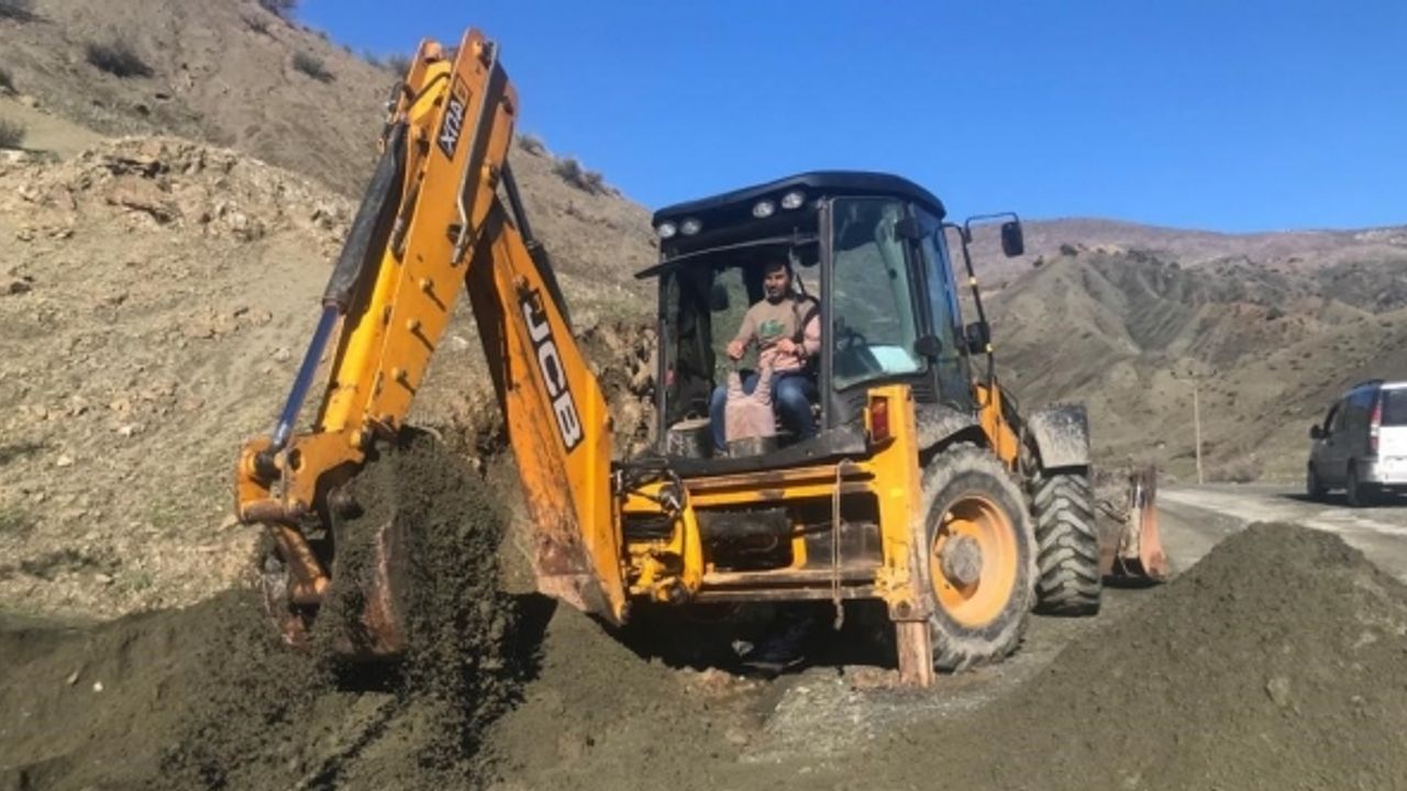 Siirt’te sağanak nedeniyle kapanan köy yolları ulaşıma açıldı