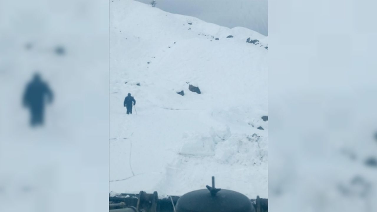Siirt’te üç ilçenin kardan kapanan yolları ulaşıma açıldı