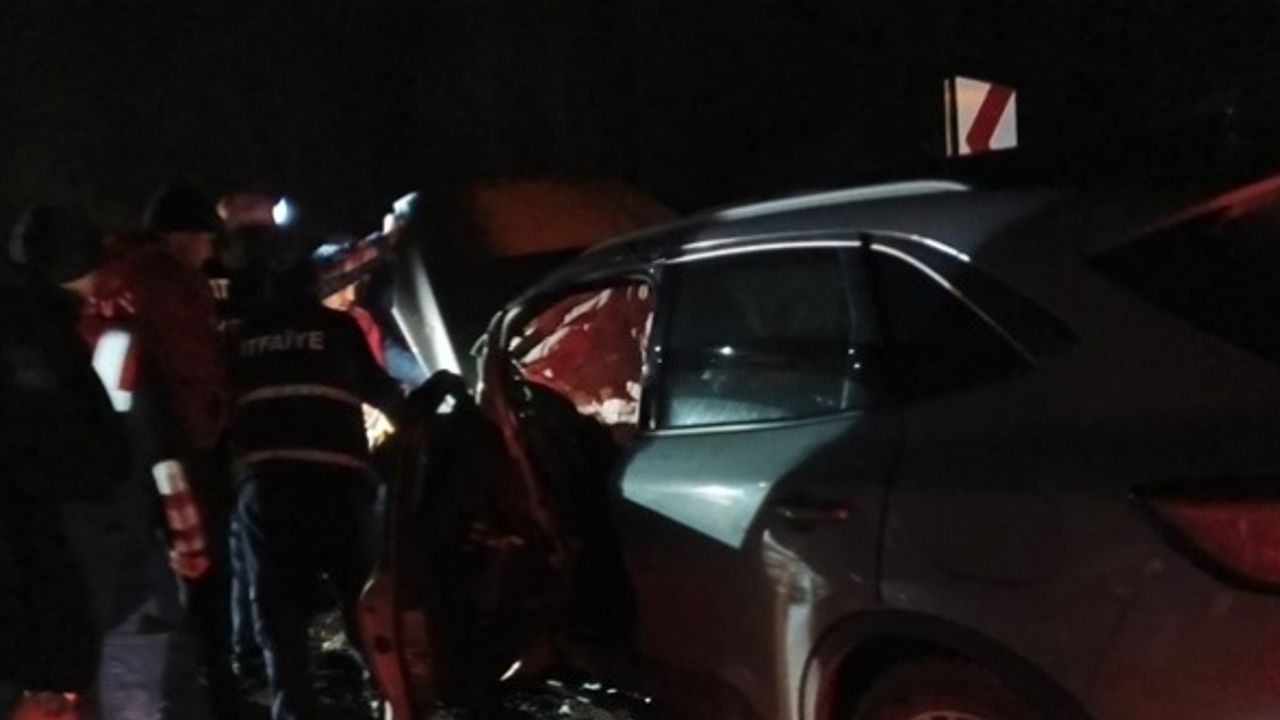 Sinop-Boyabat tünel çıkışında feci kaza: 1 ölü, 1 yaralı