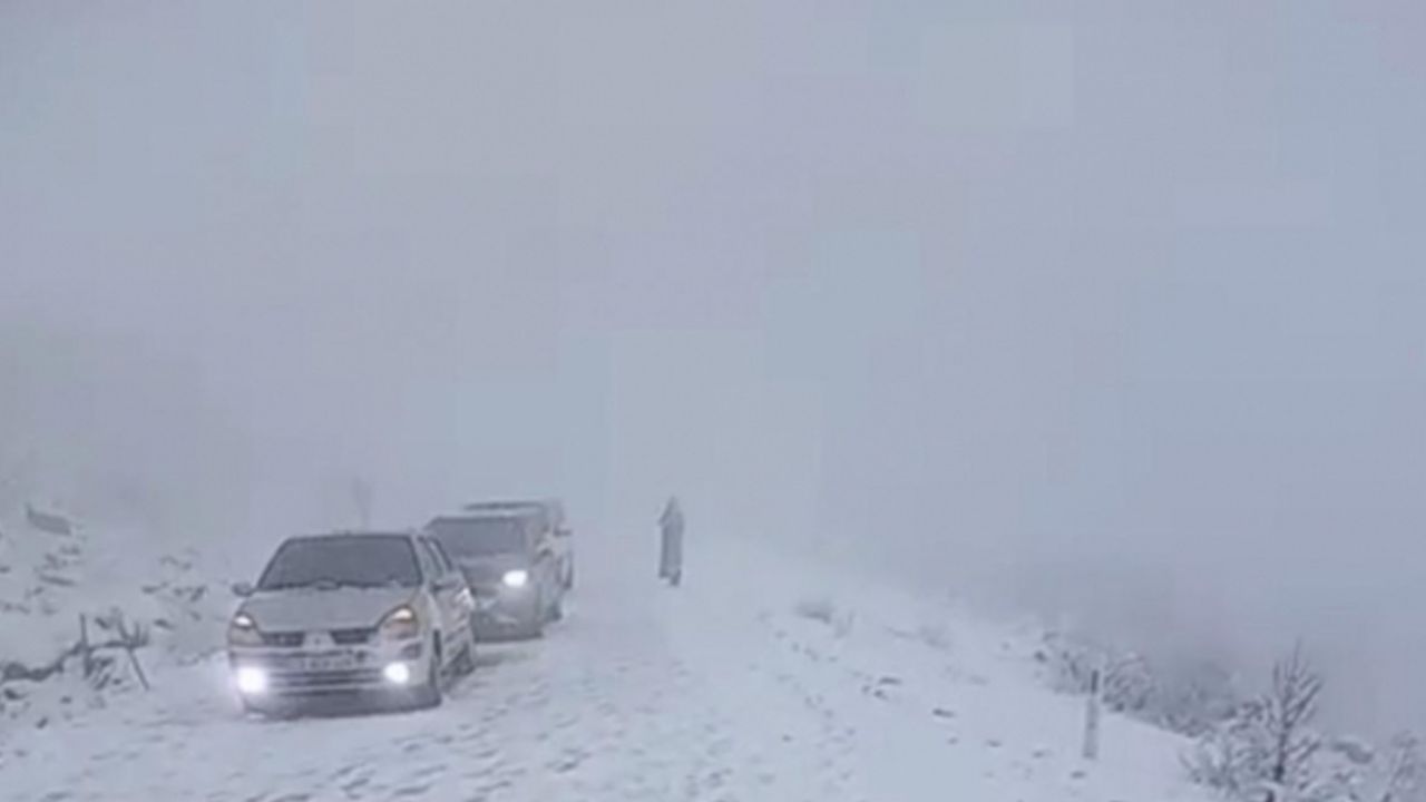 Siverek Çermik karayolu yoğun kar nedeniyle ulaşıma kapandı