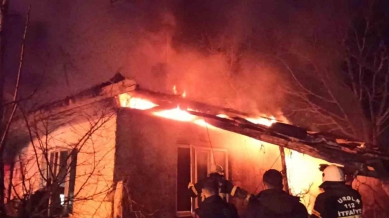 Sobadan çıkan yangında ev alevlere teslim oldu: Anne kurtarıldı, oğlu hayatını kaybetti