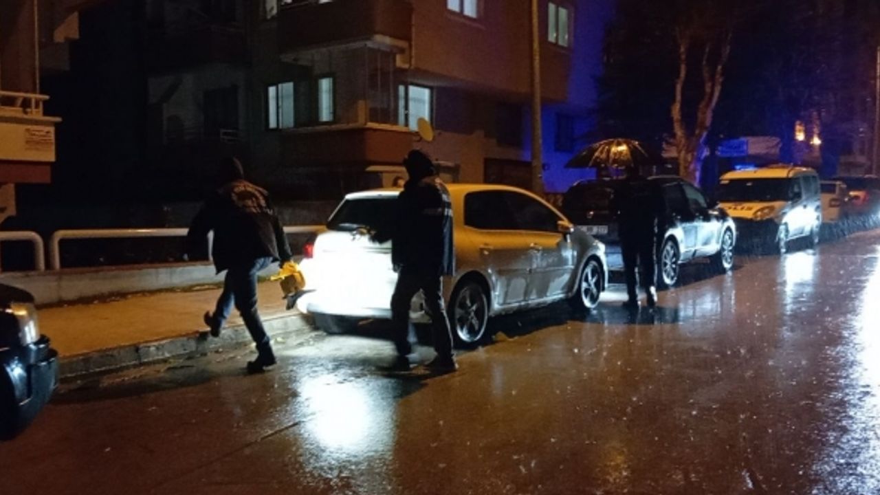 Sokak ortasında silahlı saldırıya uğrayan kişi ağır yaralandı