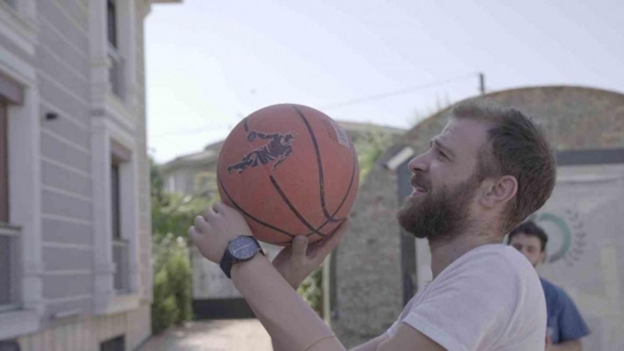 Sokakta yürürken bombanın hedefi oldu, kaybettiği uzuvlarına protezle kavuştu