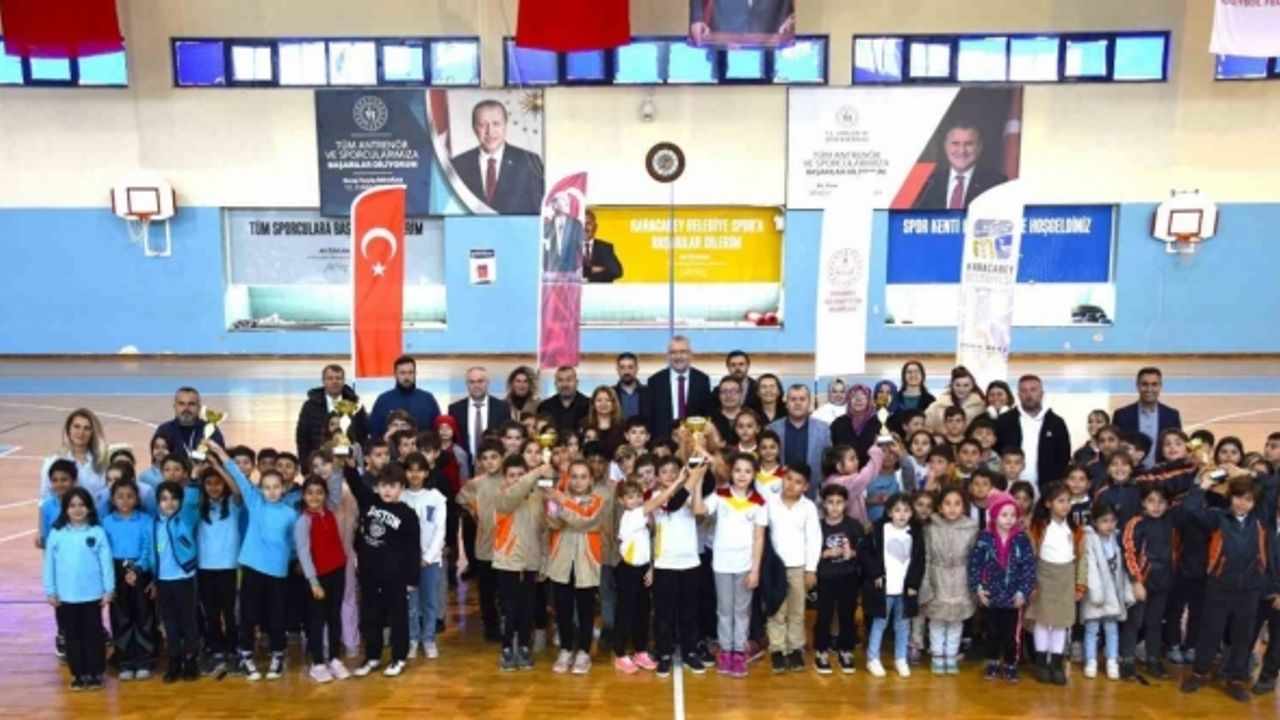 Spor kenti Karacabey’de ’Geleneksel Çocuk Oyunları’ gerçekleşti