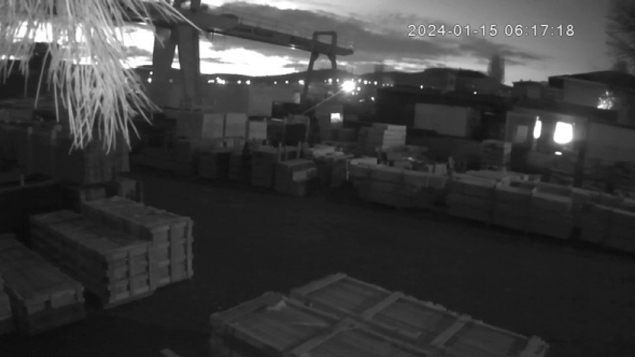 Sultanbeyli’de 3 işçinin hayatını kaybettiği yangının çıkış anı kamerada