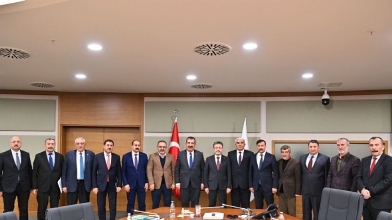 Tarım ve Orman Bakanı Yumaklı, TÜDKİYEB heyetini kabul etti