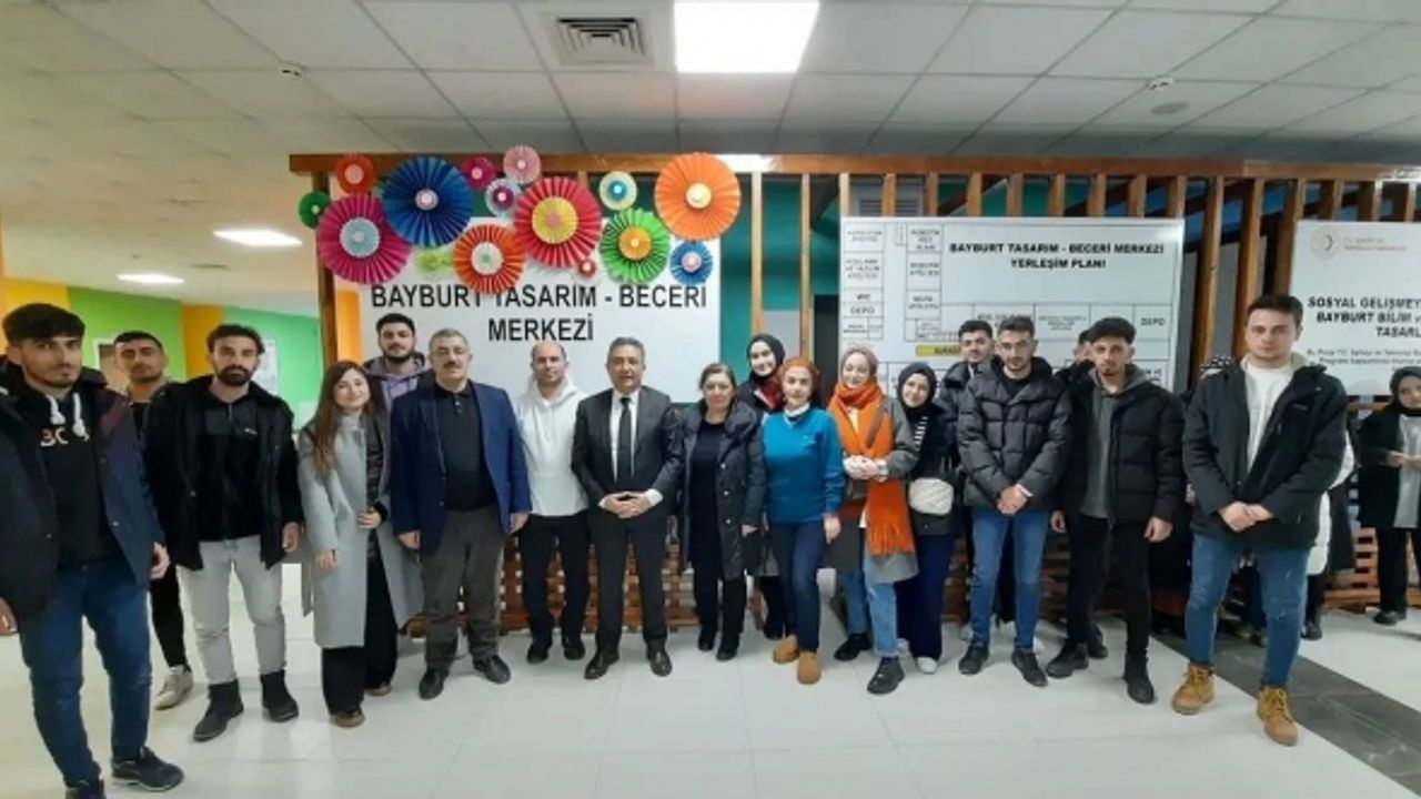 Tasarım Beceri Merkezi üniversite öğrencilerini ağırladı