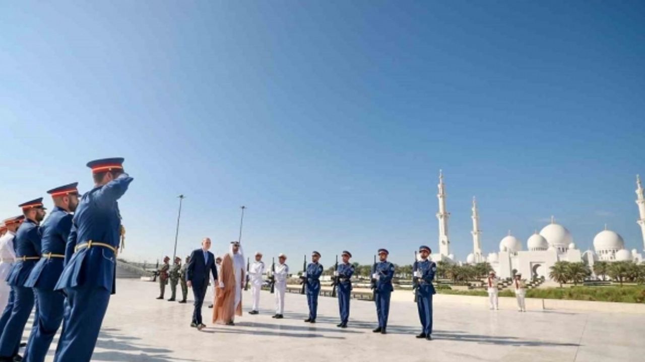 TBMM Başkanı Kurtulmuş, Abu Dabi’de Wahat Al Karama Şehitliği’ni ziyaret etti