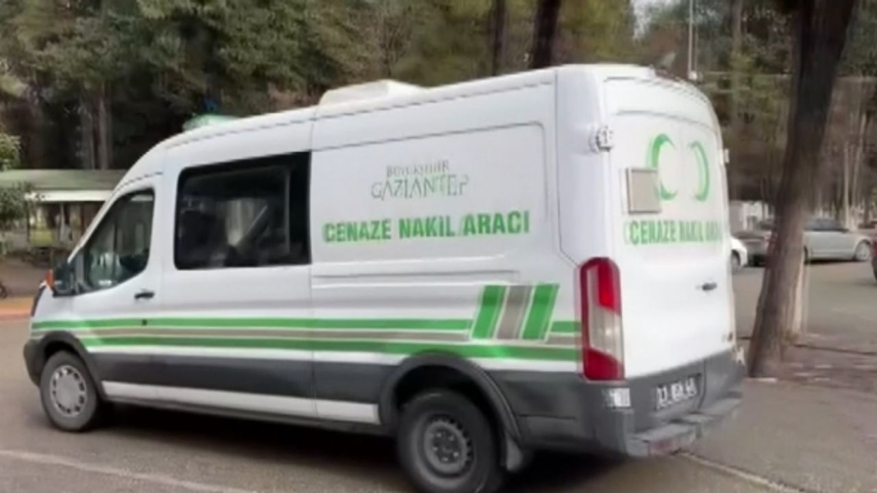 Traktör kazasında ağır yaralanan sürücü hayat savaşını kaybetti