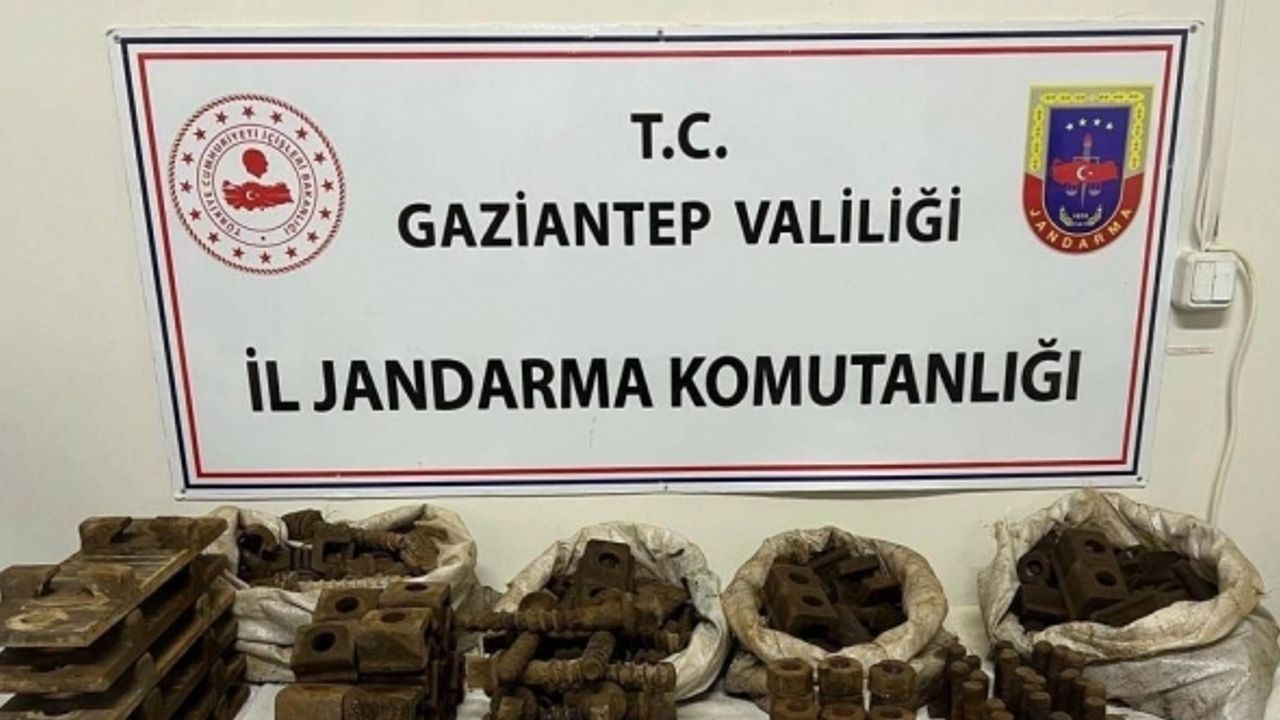 Tren rayları malzemelerini çalan 2 şahıs suçüstü yakalandı