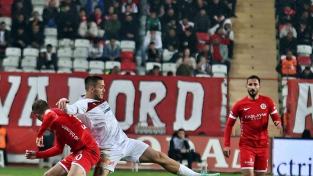 Trendyol Süper Lig: Antalyaspor: 2 - Sivasspor: 1 (Maç sonucu)