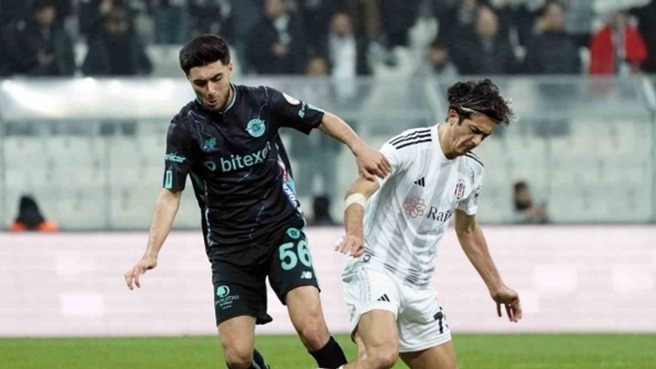 Trendyol Süper Lig: Beşiktaş: 0 - Adana Demirspor: 0 (İlk yarı)