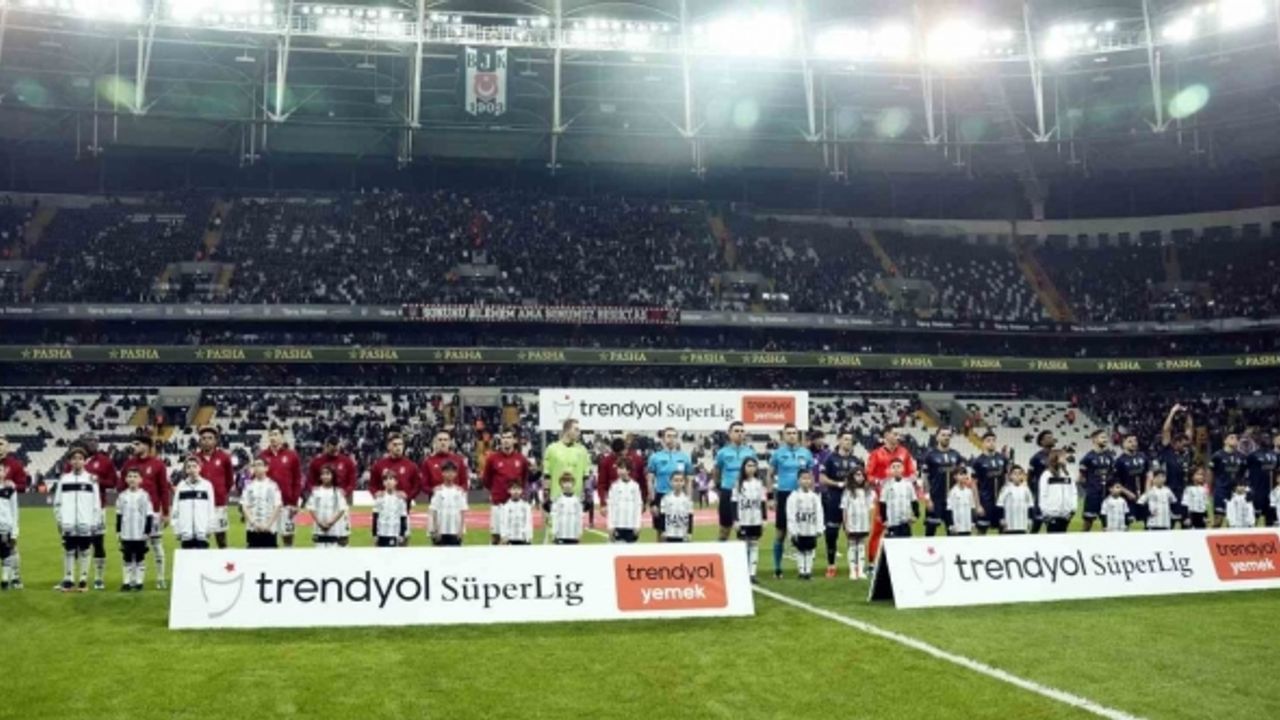 Trendyol Süper Lig: Beşiktaş: 0 - Kasımpaşa: 0 (Maç devam ediyor)