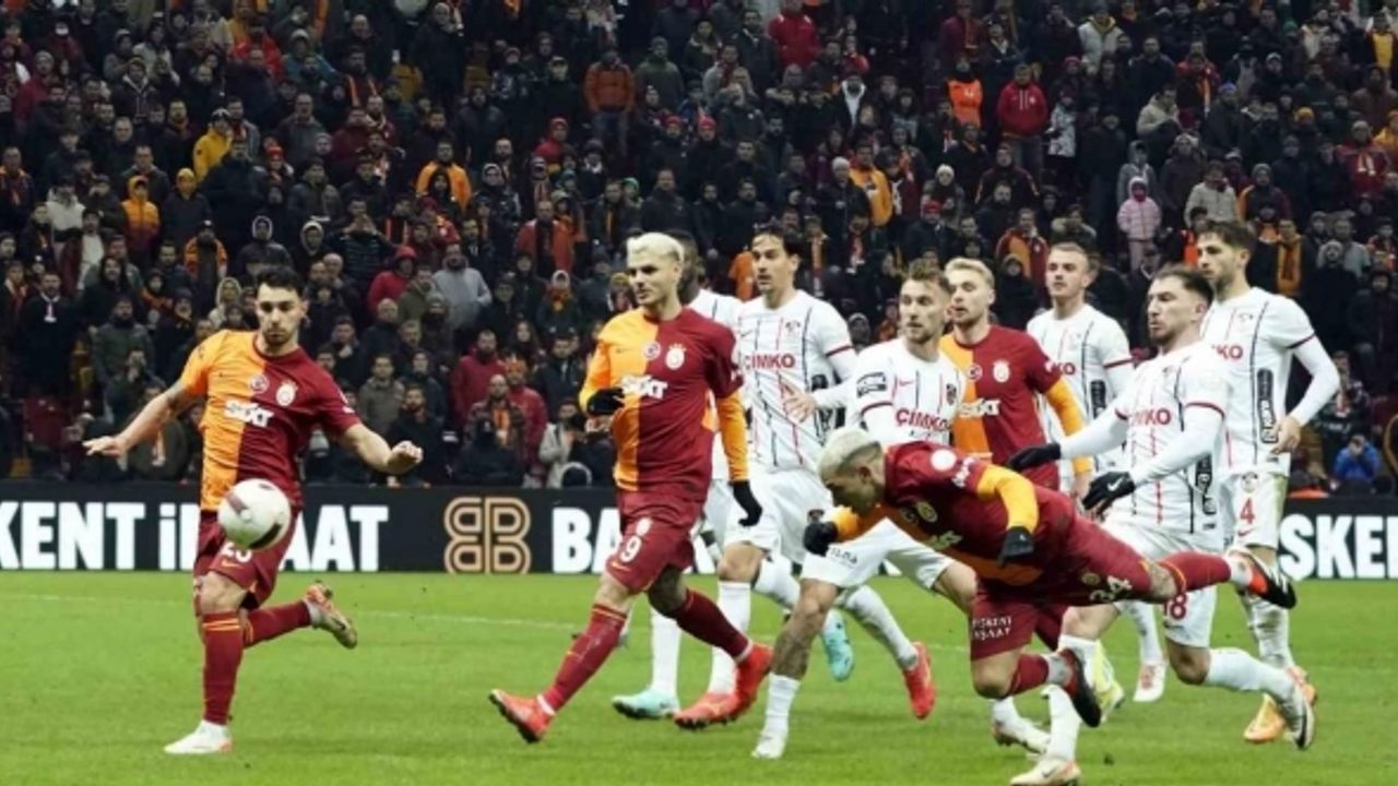 Trendyol Süper Lig: Galatasaray: 0 - Gaziantep FK: 1 (İlk yarı)