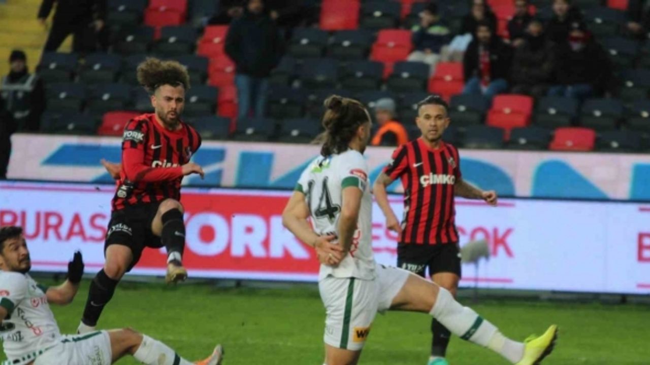 Trendyol Süper Lig: Gaziantep FK: 1 - Konyaspor: 1 (İlk yarı)