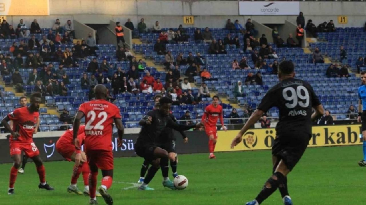 Trendyol Süper Lig: Hatayspor: 0 - Gaziantep FK: 0 (İlk yarı)