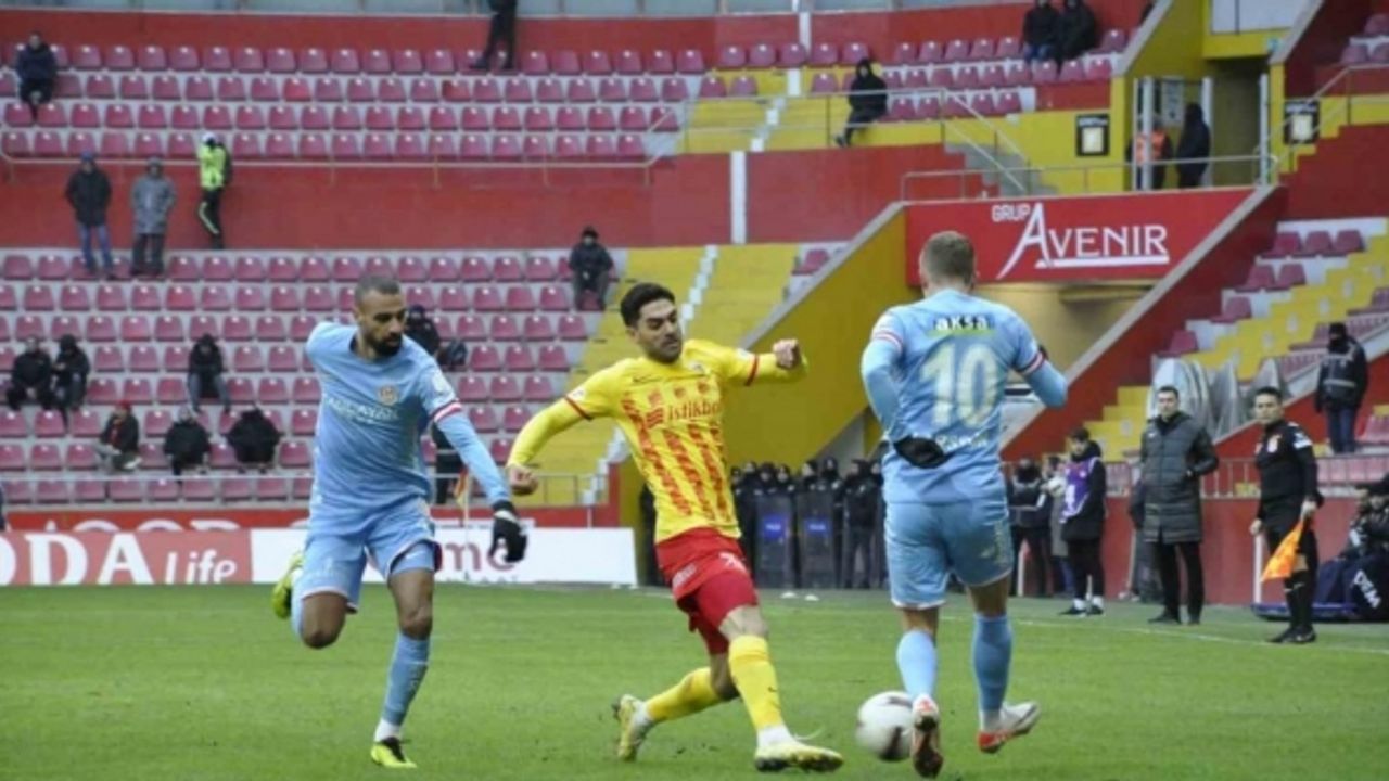 Trendyol Süper Lig: Kayserispor: 0 - Antalyaspor: 1 (İlk yarı)
