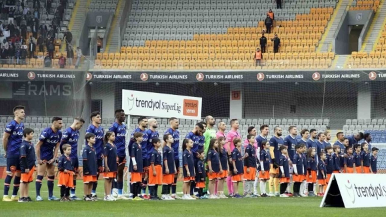 Trendyol Süper Lig: RAMS Başakşehir: 0 - Adana Demirspor: 0 (Maç devam ediyor)