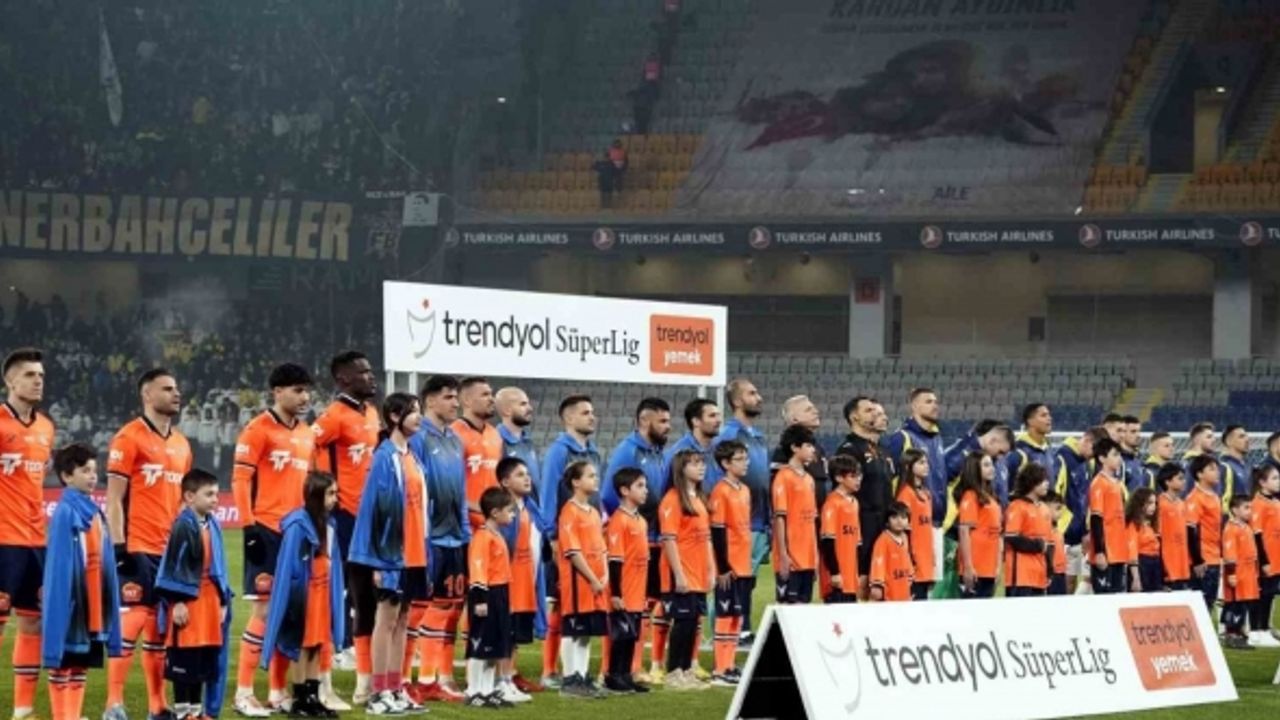 Trendyol Süper Lig: RAMS Başakşehir: 0 - Fenerbahçe: 0 (Maç devam ediyor)