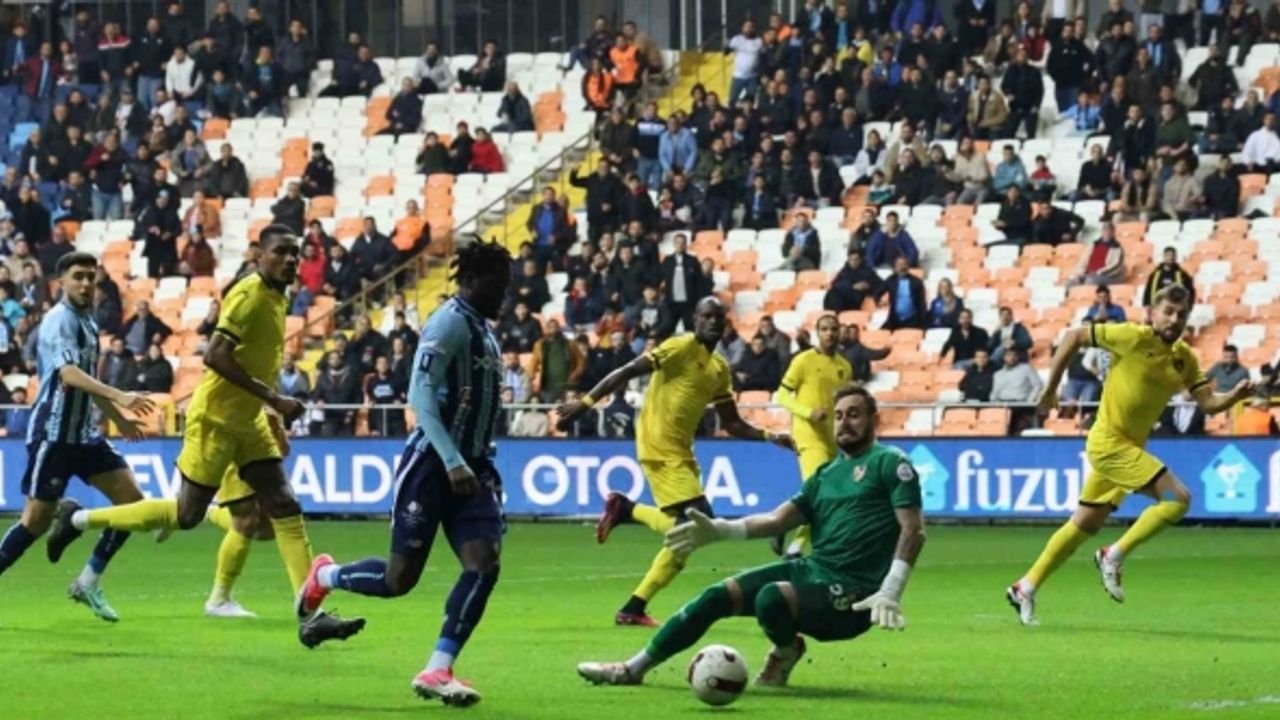 Trendyol Süper Lig: Y. Adana Demirspor: 1 - İstanbulspor: 0 (İlk yarı)