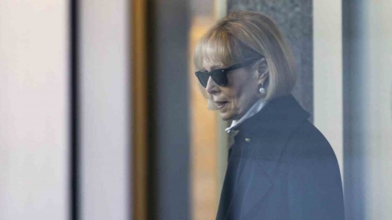 Trump’ın E. Jean Carroll ile davasında bugünkü duruşma jüri üyesinin hastalığı nedeniyle ertelendi