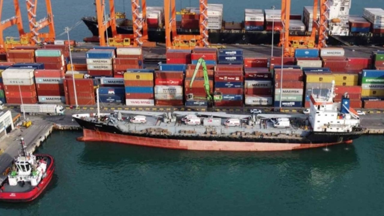 Türk Kızılay’ının Gazze’ye bin 500 tonluk 3’üncü yardım gemisi uğurlandı