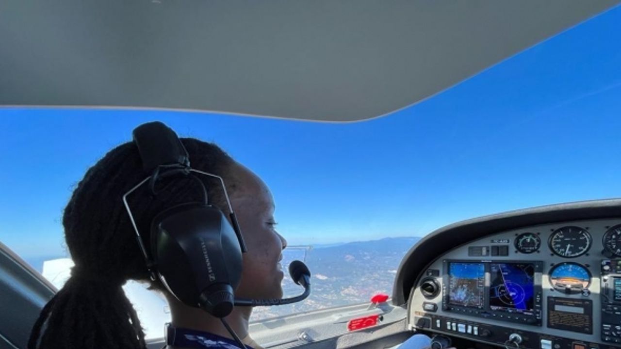Türkiye’de eğitim gördü, Ruanda’nın en genç kadın pilotu oldu