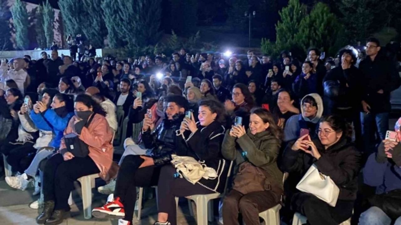 Türkiye’nin ilk astronotu Alper Gezeravcı’nın uzay yolculuğu Çanakkale’de heyecanla takip edildi