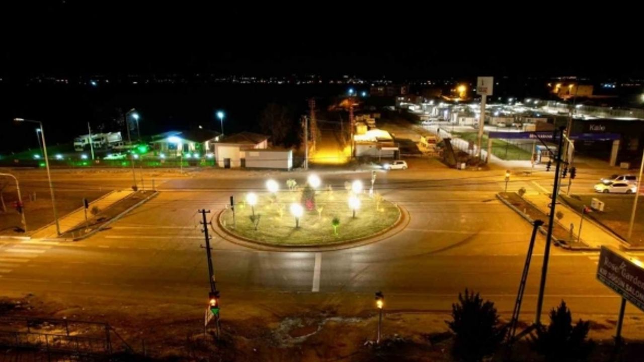 Tüvtürk Kavşağı ve Eski Samsat Caddesinde çalışmalar tamamlandı